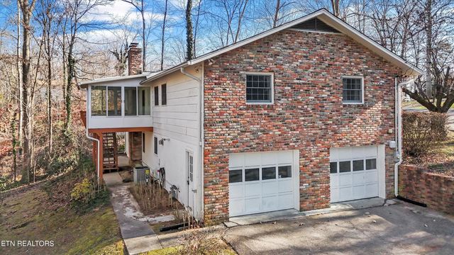 104 Windgate Rd, Oak Ridge, TN 37830