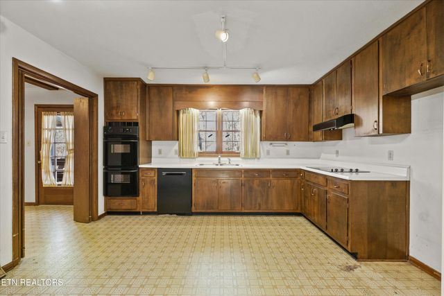 104 Windgate Rd, Oak Ridge, TN 37830