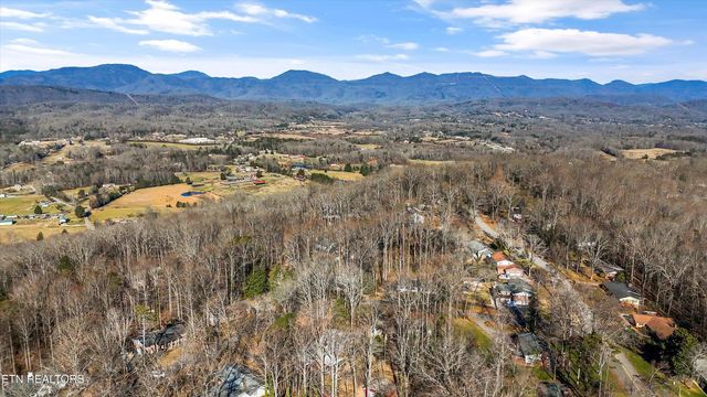 104 Windgate Rd, Oak Ridge, TN 37830