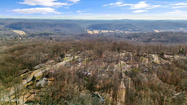 104 Windgate Rd, Oak Ridge, TN 37830