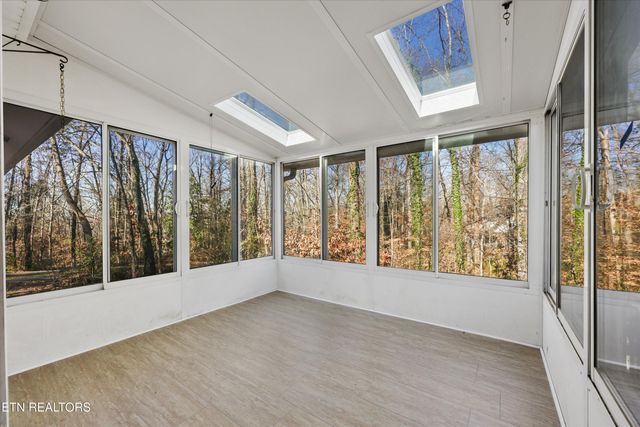 104 Windgate Rd, Oak Ridge, TN 37830