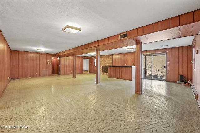 104 Windgate Rd, Oak Ridge, TN 37830