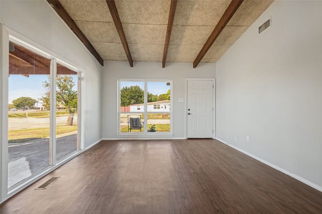 2686 Roger Williams Drive, Irving, TX 75061