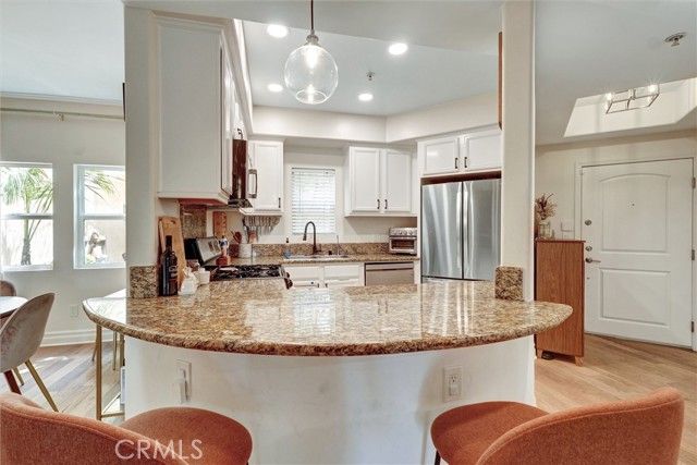 13935 Burbank Boulevard 105, Van Nuys (los Angeles), CA 91401