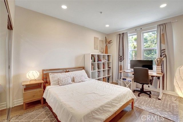 13935 Burbank Boulevard 105, Van Nuys (los Angeles), CA 91401