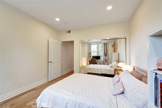13935 Burbank Boulevard 105, Van Nuys (los Angeles), CA 91401