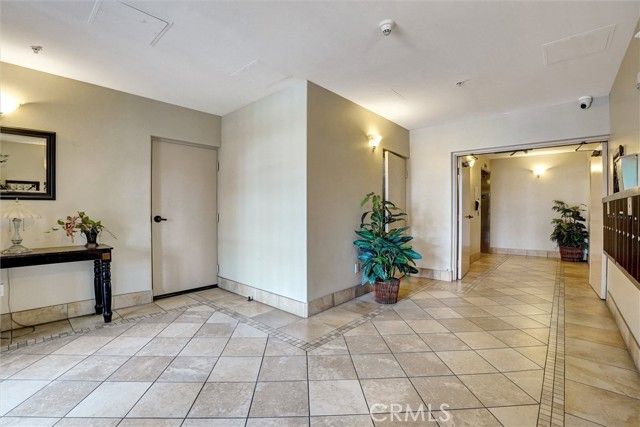 13935 Burbank Boulevard 105, Van Nuys (los Angeles), CA 91401