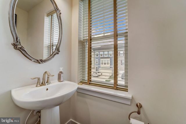 8382 AMBER BEACON CIR, Millersville, MD 21108