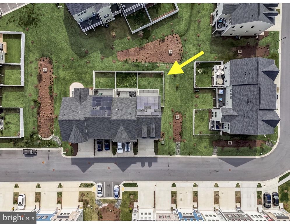 Image 21 of property listing at 8382 AMBER BEACON CIR, Millersville, MD 21108