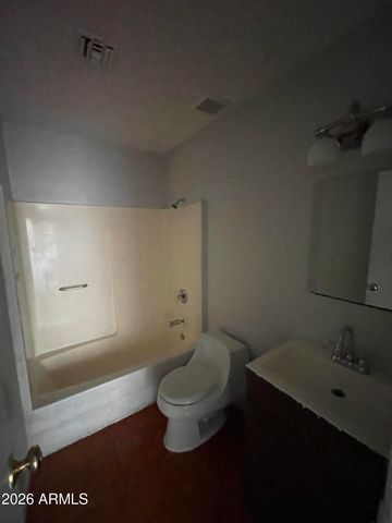 5631 N 67TH Drive, Glendale, AZ 85303