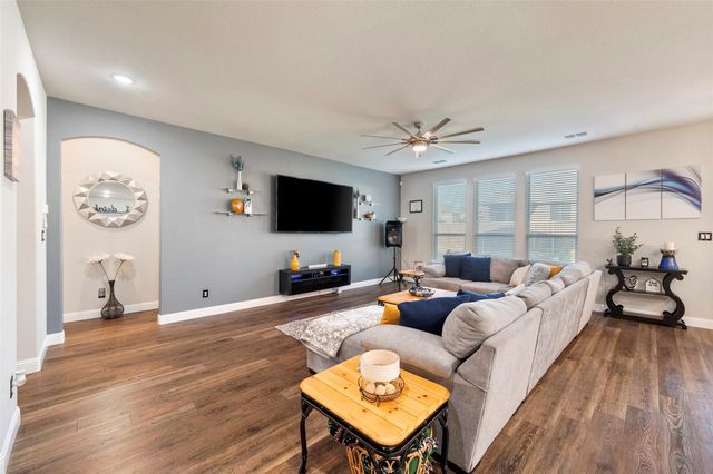 7224 Fallen Crest Lane, Arlington, TX 76001