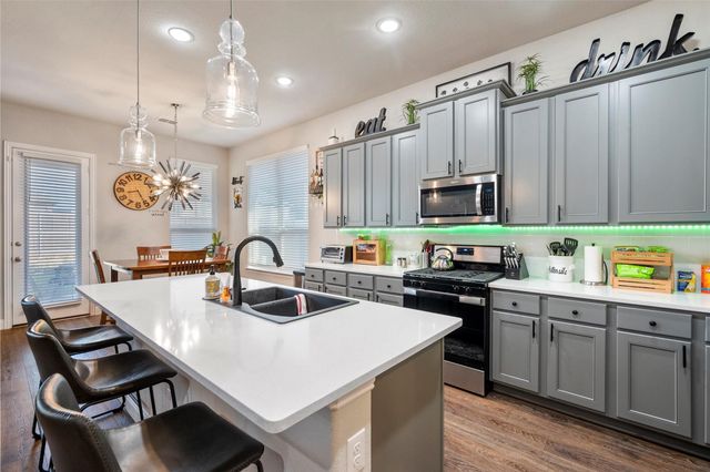 7224 Fallen Crest Lane, Arlington, TX 76001