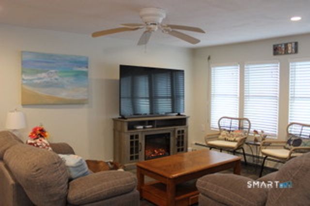 216 Broadway, Milford, CT 06460