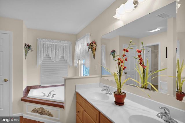 359 MOUNTAIN BLVD, Wernersville, PA 19565