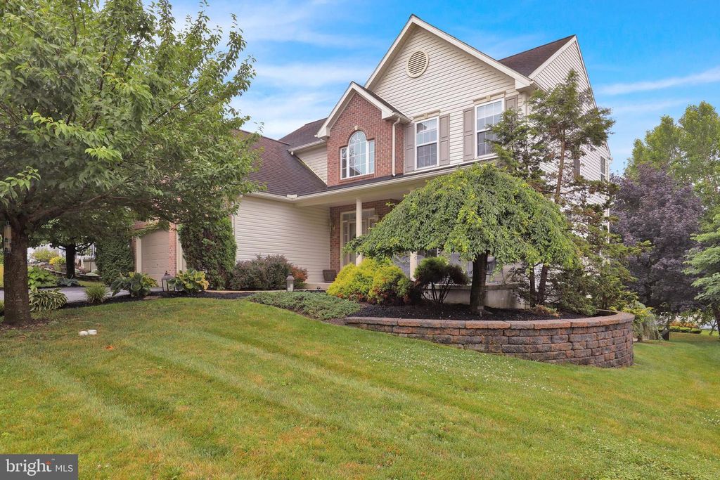 359 MOUNTAIN BLVD, Wernersville, PA 19565