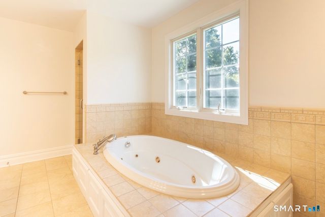 24 Plum Tree Lane, Trumbull, CT 06611
