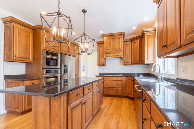 24 Plum Tree Lane, Trumbull, CT 06611