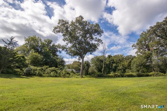 24 Plum Tree Lane, Trumbull, CT 06611