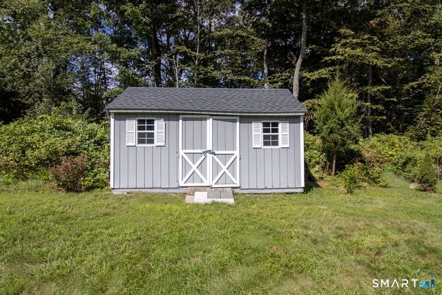 24 Plum Tree Lane, Trumbull, CT 06611