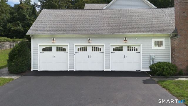 24 Plum Tree Lane, Trumbull, CT 06611