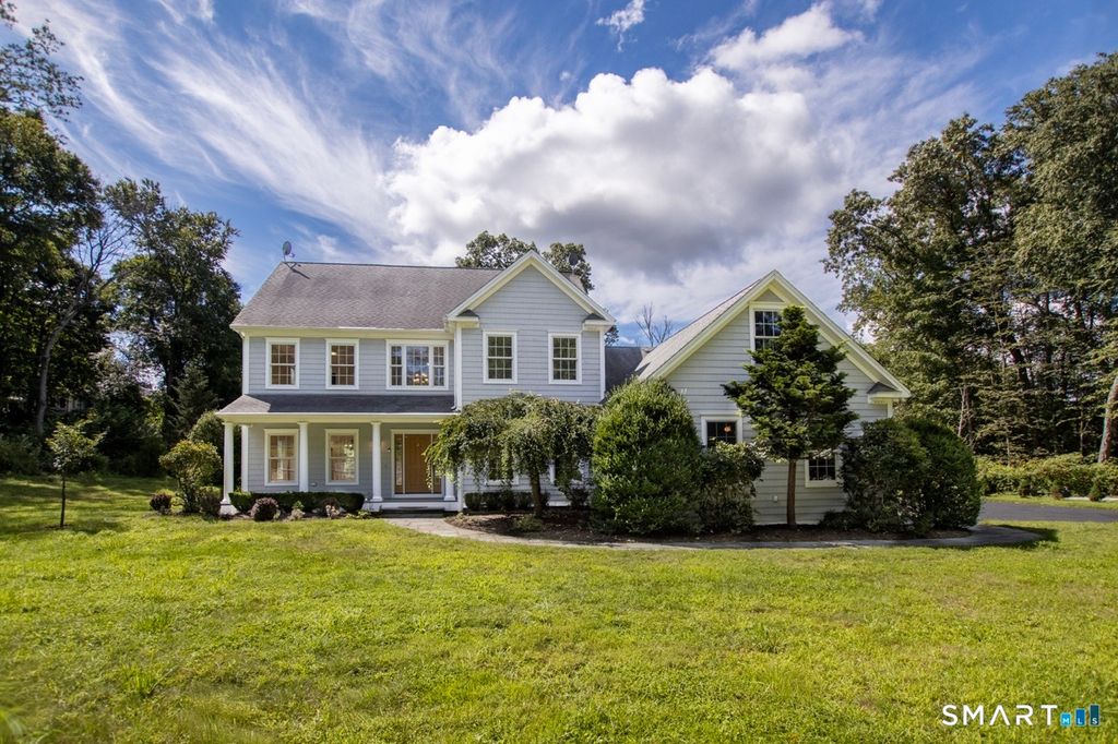 24 Plum Tree Lane, Trumbull, CT 06611