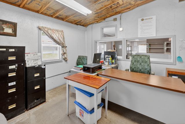 201 S Main St, Mount Pleasant, TN 38474