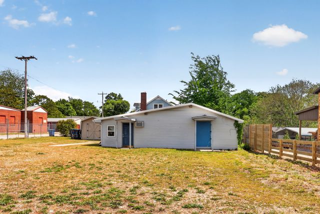201 S Main St, Mount Pleasant, TN 38474