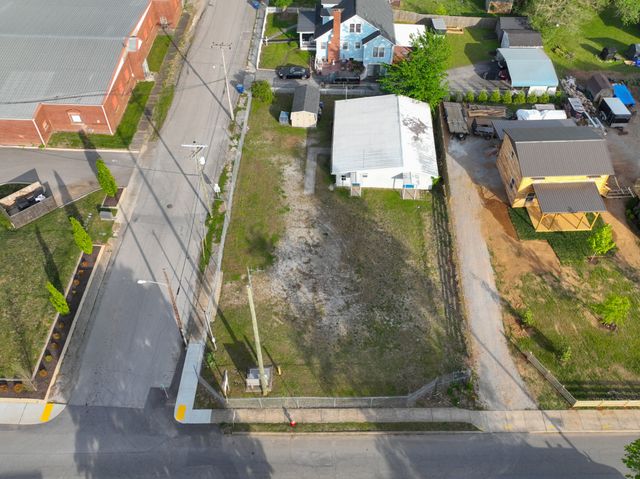 201 S Main St, Mount Pleasant, TN 38474