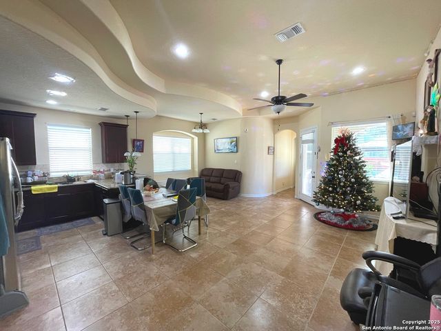 3914 Key West Way, Converse, TX 78109