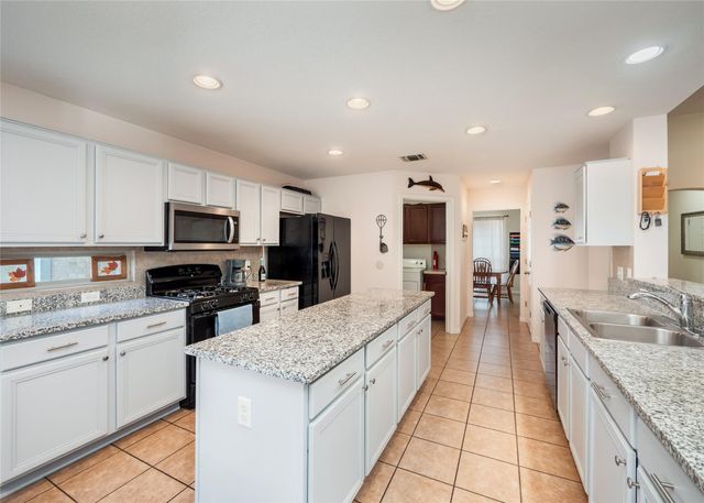 616 N Baker CIR, Leander, TX 78641