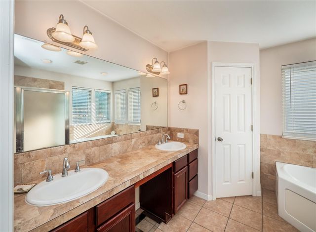 616 N Baker CIR, Leander, TX 78641