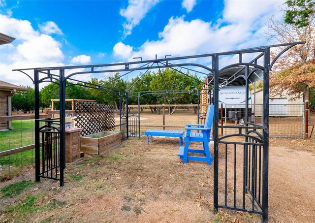 616 N Baker CIR, Leander, TX 78641