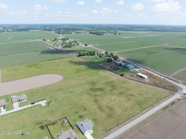 16 Delcambre Road, Breaux Bridge, LA 70517