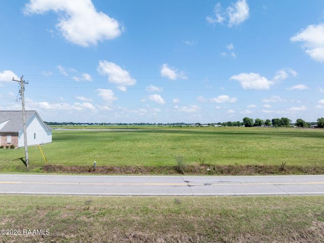 16 Delcambre Road, Breaux Bridge, LA 70517
