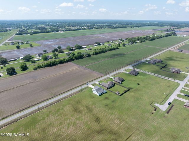 16 Delcambre Road, Breaux Bridge, LA 70517