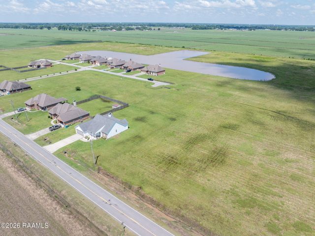 16 Delcambre Road, Breaux Bridge, LA 70517