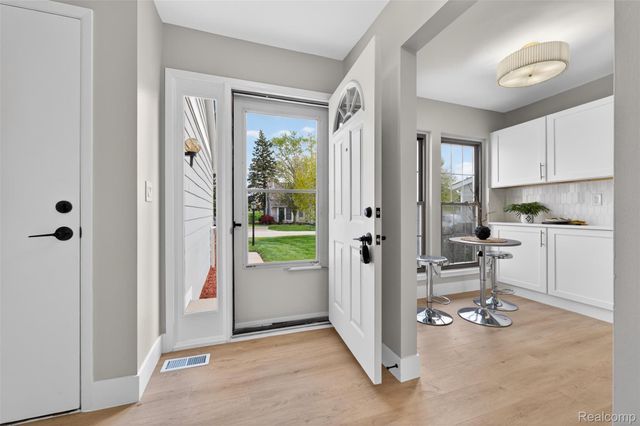 22747 Cranbrooke Drive, Novi, MI 48375