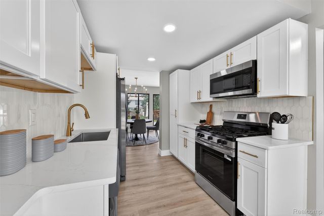 22747 Cranbrooke Drive, Novi, MI 48375