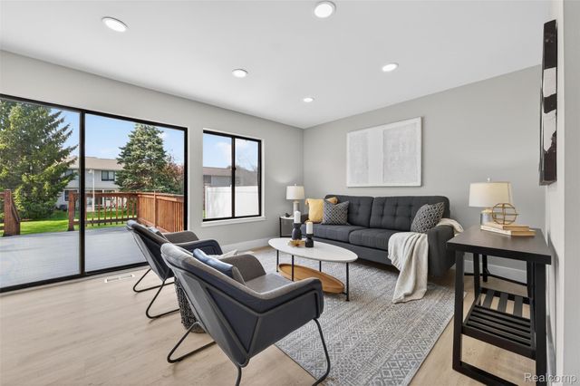 22747 Cranbrooke Drive, Novi, MI 48375