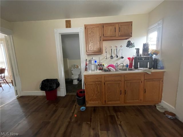 9300 Madison Avenue, Cleveland, OH 44102