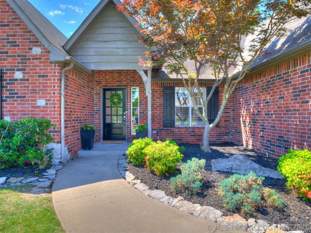 9940 E 119th Place S, Bixby, OK 74008