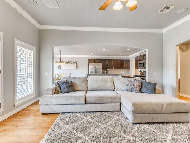 9940 E 119th Place S, Bixby, OK 74008