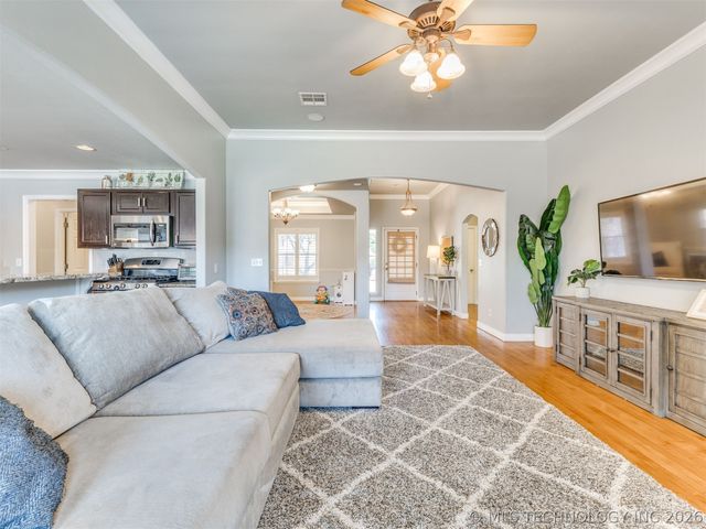 9940 E 119th Place S, Bixby, OK 74008