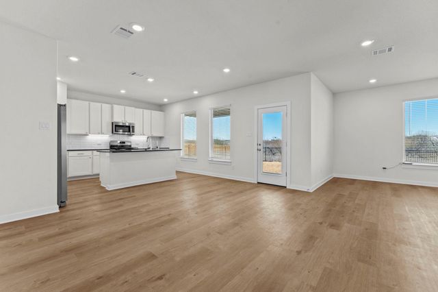 516 Salamander ST, San Marcos, TX 78666