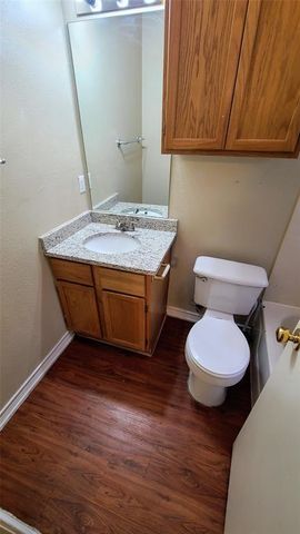 1907 Robbins PL 103, Austin, TX 78705