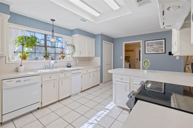 913 Dogwood Drive, Lake Charles, LA 70611