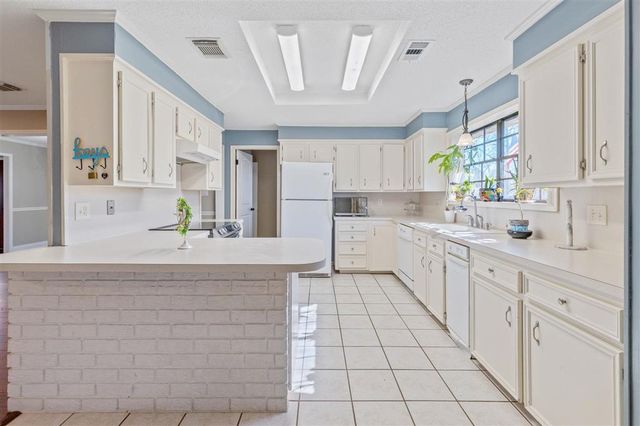 913 Dogwood Drive, Lake Charles, LA 70611