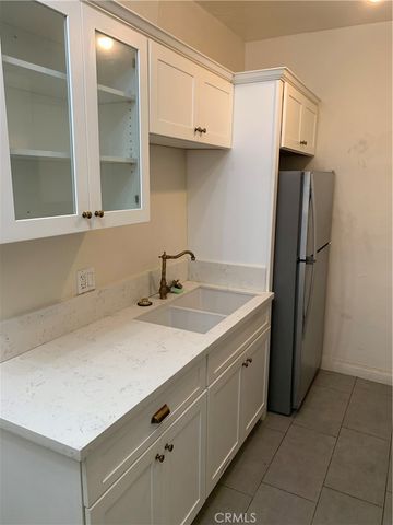 1145 S New Hampshire 5, Los Angeles, CA 90006