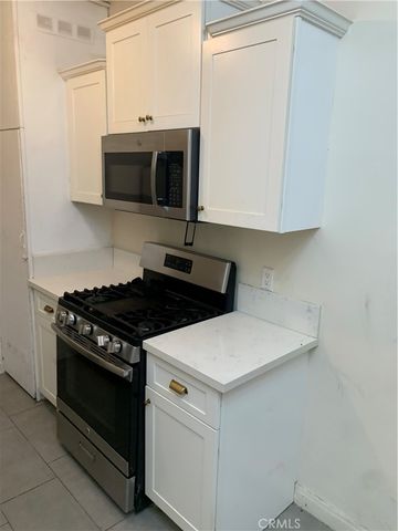 1145 S New Hampshire 5, Los Angeles, CA 90006
