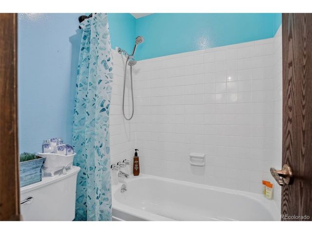 7724 Parfet St, Arvada, CO 80005